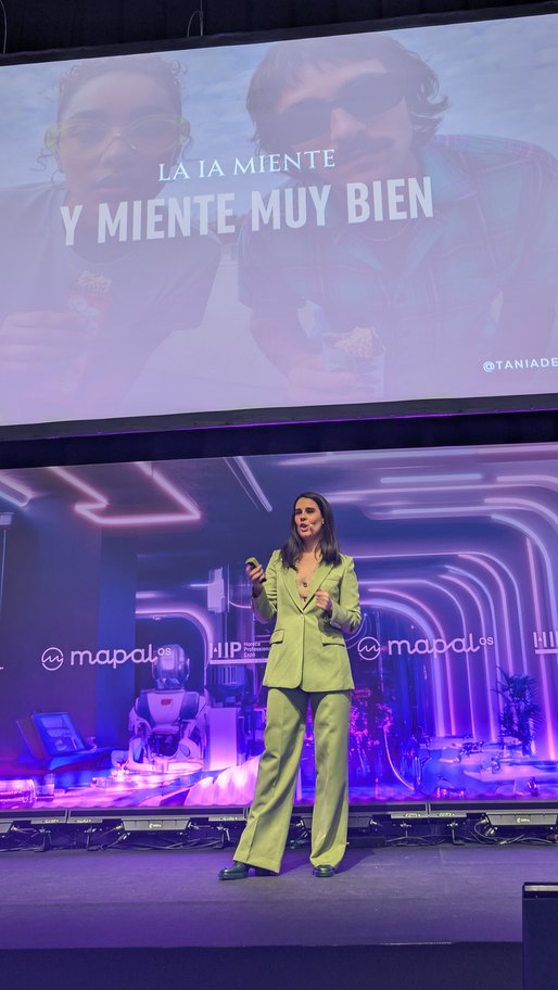 Tania de Anta durante una ponencia sobre inteligencia artificial